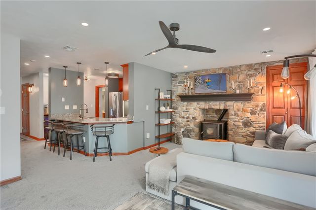 5306 Summit Dr, Hidden Valley, PA 15502