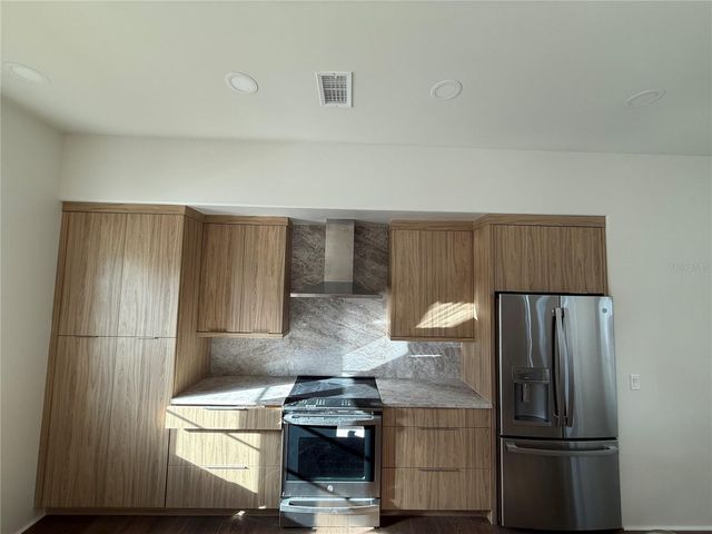 301 W COMSTOCK AVENUE, Winter Park, FL 32789