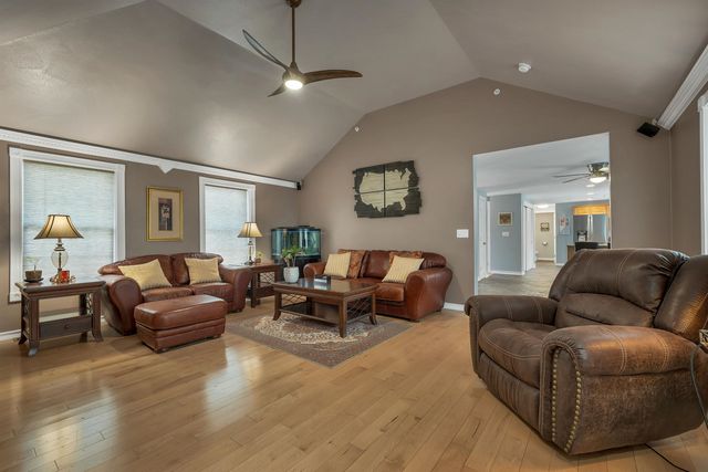 71 Auburn Road, Hooksett, NH 03106