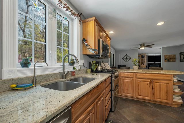 71 Auburn Road, Hooksett, NH 03106