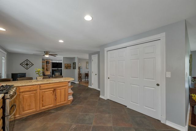 71 Auburn Road, Hooksett, NH 03106