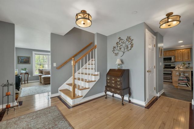 71 Auburn Road, Hooksett, NH 03106