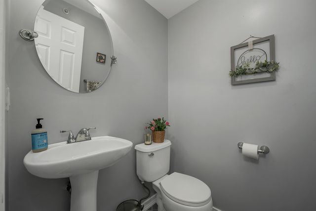 71 Auburn Road, Hooksett, NH 03106