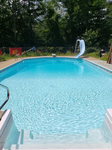 71 Auburn Road, Hooksett, NH 03106