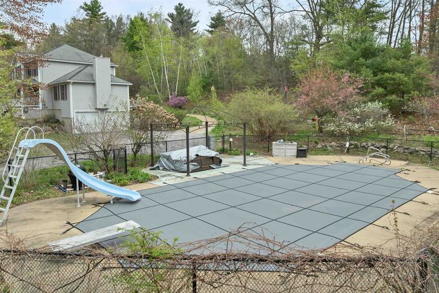 71 Auburn Road, Hooksett, NH 03106