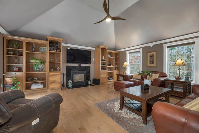 71 Auburn Road, Hooksett, NH 03106