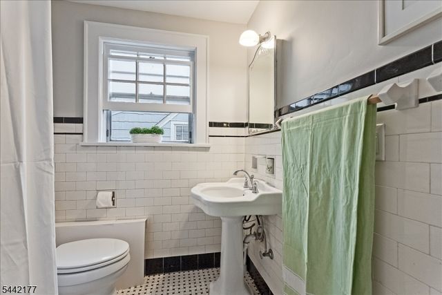 24 College Ave, Montclair Twp., NJ 07043