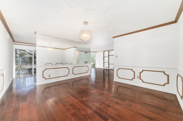 5050 Ambassador Way 309, Houston, TX 77056