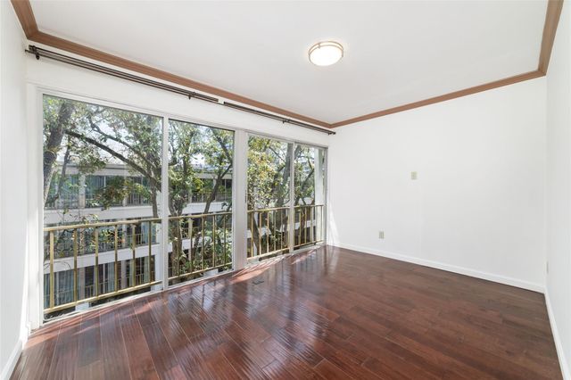 5050 Ambassador Way 309, Houston, TX 77056