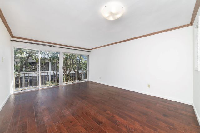 5050 Ambassador Way 309, Houston, TX 77056