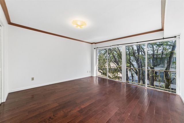 5050 Ambassador Way 309, Houston, TX 77056