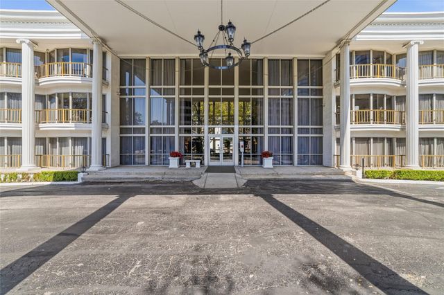 5050 Ambassador Way 309, Houston, TX 77056