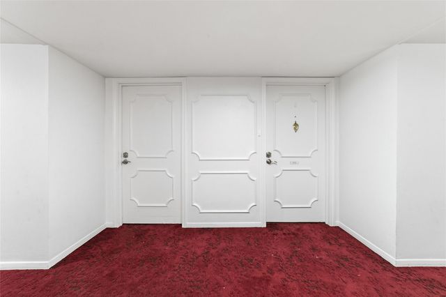 5050 Ambassador Way 309, Houston, TX 77056