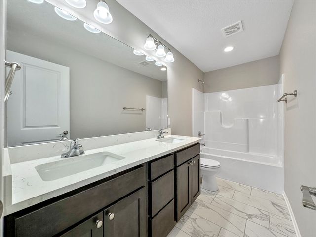 7000 Lake Ridge Avenue 3, Des Moines, IA 50320