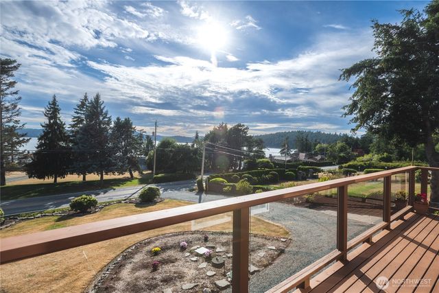15781 Snee Oosh Road, La Conner, WA 98257