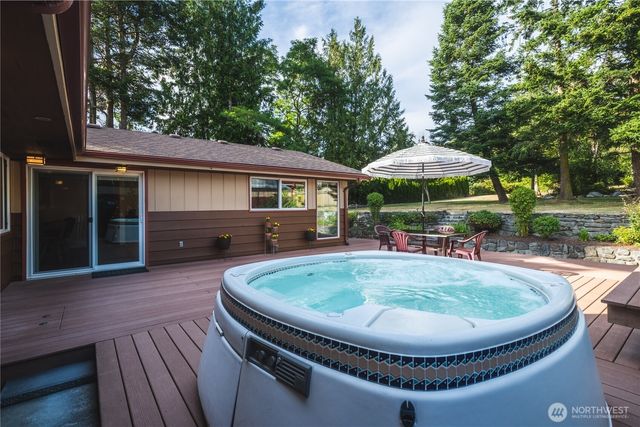 15781 Snee Oosh Road, La Conner, WA 98257
