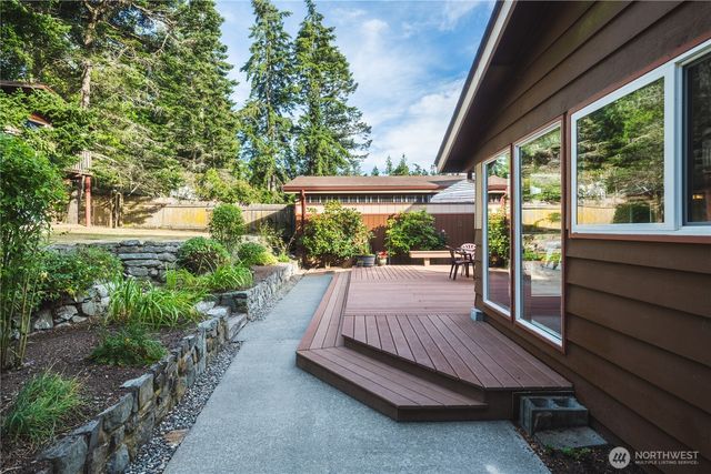 15781 Snee Oosh Road, La Conner, WA 98257