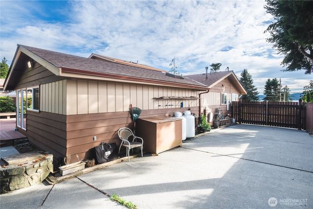 15781 Snee Oosh Road, La Conner, WA 98257