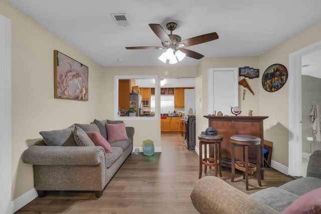 21 N BEAUMONT AVENUE, Kissimmee, FL 34741