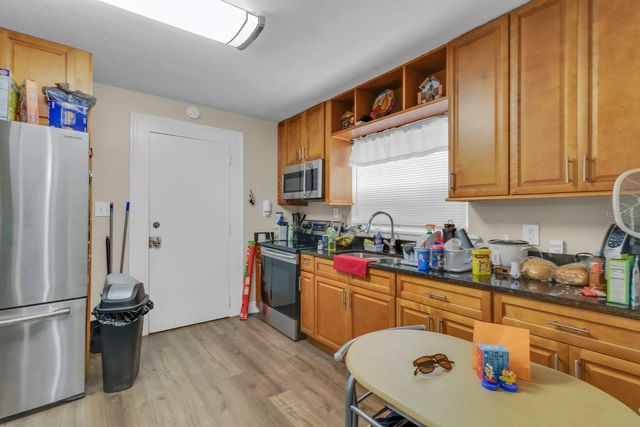 21 N BEAUMONT AVENUE, Kissimmee, FL 34741