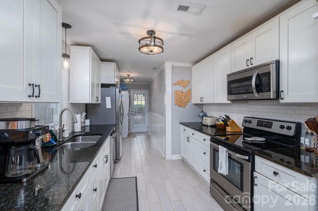 206 Cedar Street, Belmont, NC 28012