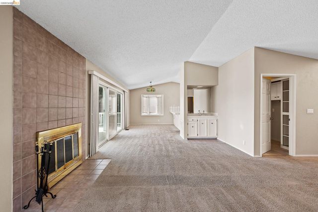 1147 Willow Lake Rd, Discovery Bay, CA 94505