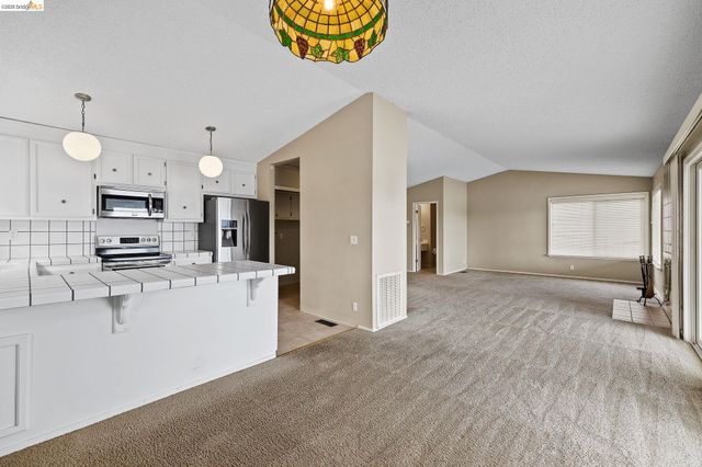 1147 Willow Lake Rd, Discovery Bay, CA 94505