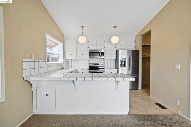 1147 Willow Lake Rd, Discovery Bay, CA 94505