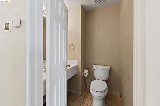 1147 Willow Lake Rd, Discovery Bay, CA 94505