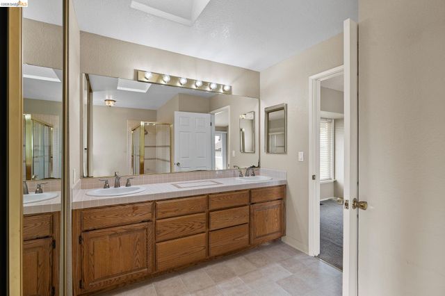 1147 Willow Lake Rd, Discovery Bay, CA 94505