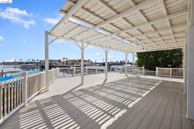 1147 Willow Lake Rd, Discovery Bay, CA 94505