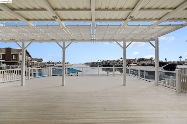 1147 Willow Lake Rd, Discovery Bay, CA 94505