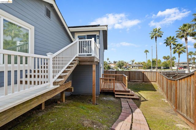 1147 Willow Lake Rd, Discovery Bay, CA 94505