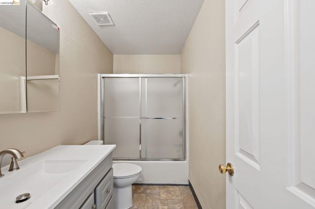 1147 Willow Lake Rd, Discovery Bay, CA 94505