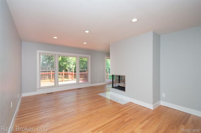31720 N Marklawn Street, Farmington Hills, MI 48334