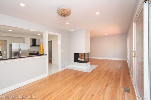 31720 N Marklawn Street, Farmington Hills, MI 48334