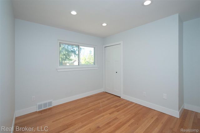 31720 N Marklawn Street, Farmington Hills, MI 48334