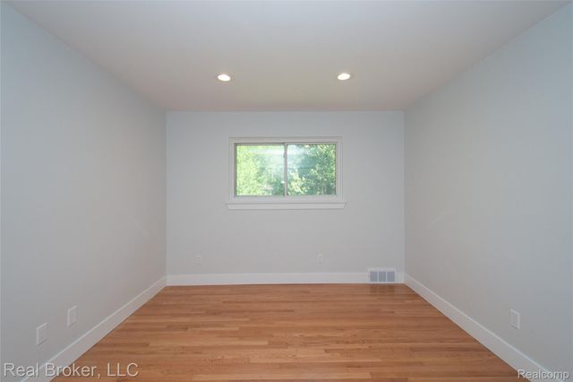 31720 N Marklawn Street, Farmington Hills, MI 48334