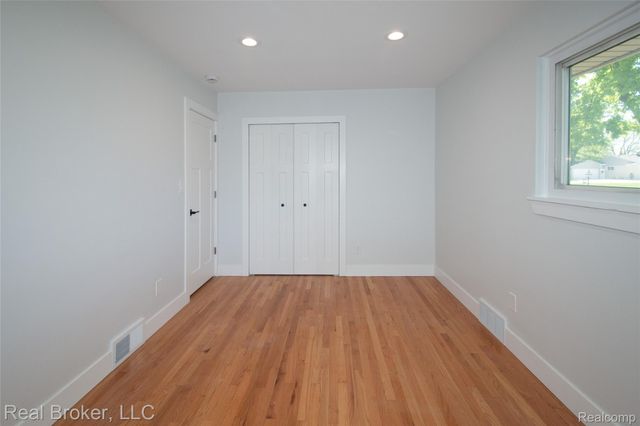 31720 N Marklawn Street, Farmington Hills, MI 48334