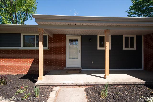 31720 N Marklawn Street, Farmington Hills, MI 48334