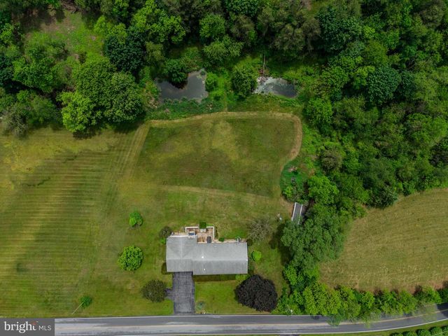 112 OPOSSUM LAKE RD, Carlisle, PA 17015