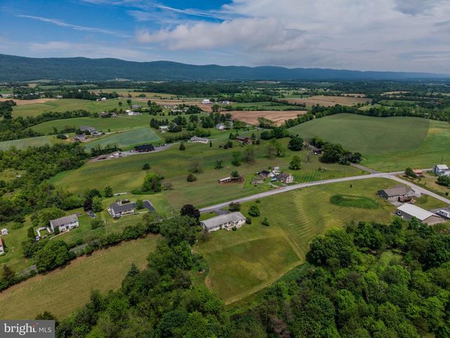 112 OPOSSUM LAKE RD, Carlisle, PA 17015