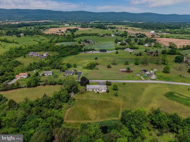 112 OPOSSUM LAKE RD, Carlisle, PA 17015