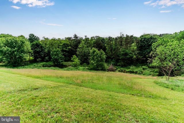 112 OPOSSUM LAKE RD, Carlisle, PA 17015