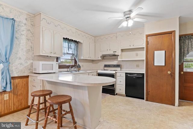 112 OPOSSUM LAKE RD, Carlisle, PA 17015