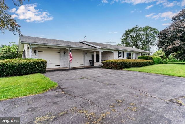 112 OPOSSUM LAKE RD, Carlisle, PA 17015