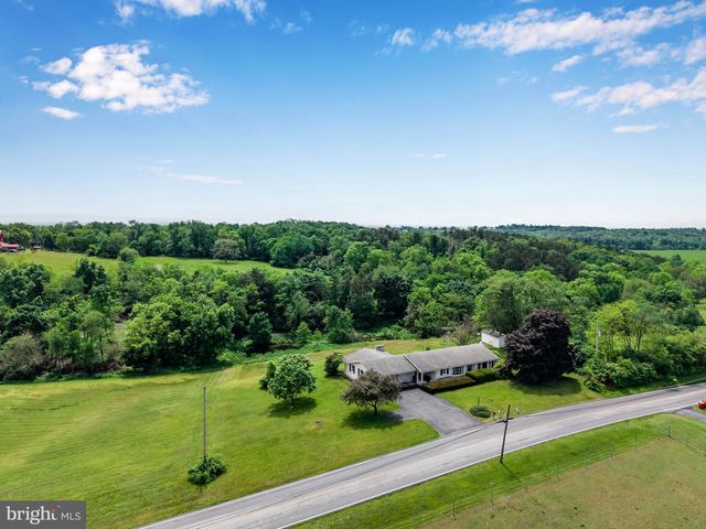 112 OPOSSUM LAKE RD, Carlisle, PA 17015