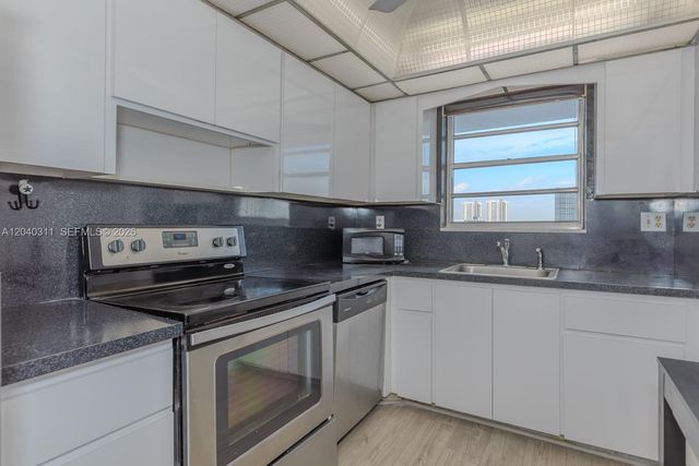 137 Golden Isles Drive 809, Hallandale Beach, FL 33009