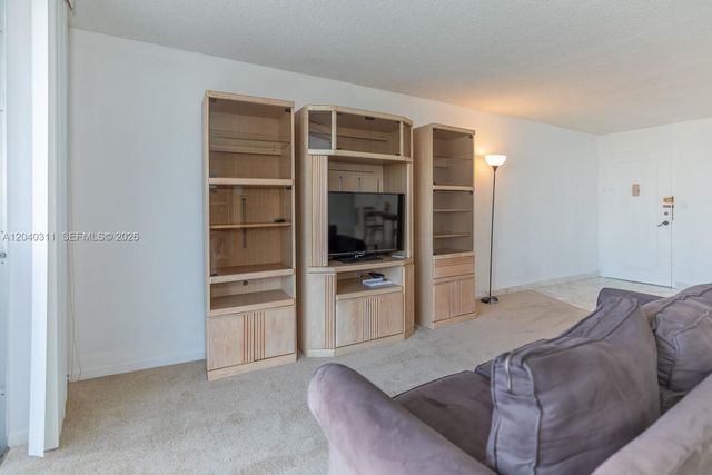 137 Golden Isles Drive 809, Hallandale Beach, FL 33009