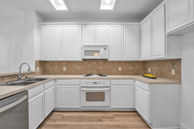 152 Henrietta Street, Lewisville, TX 75057